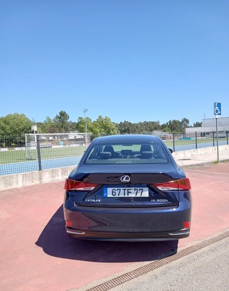 Lexus IS • 2017 • 107,000 km 3