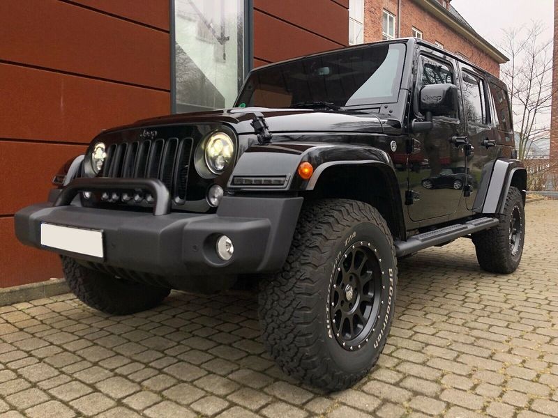 Jeep Wrangler • 2017 • 81,000 km 3