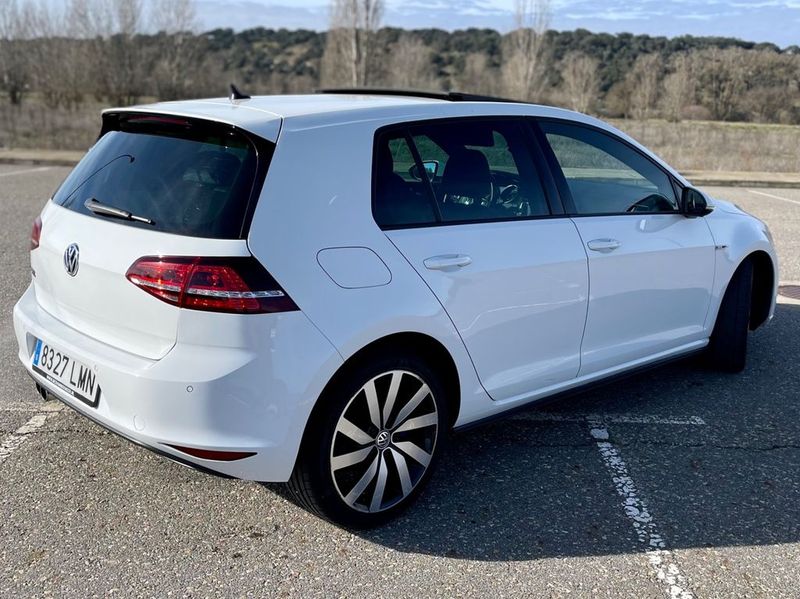 Volkswagen Golf • 2015 • 219,000 km 3