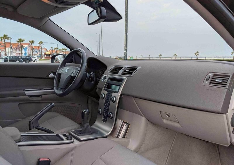 Volvo C30 • 2007 • 129,999 km 5