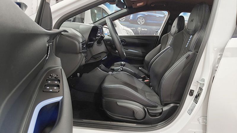 Hyundai i20 • 2023 • 15,945 km 11