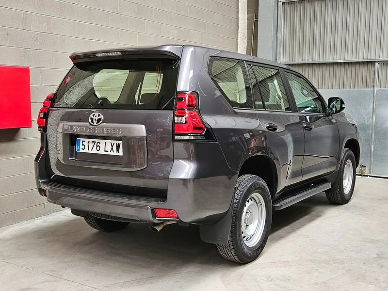 Toyota Land Cruiser • 2022 • 17,000 km 3