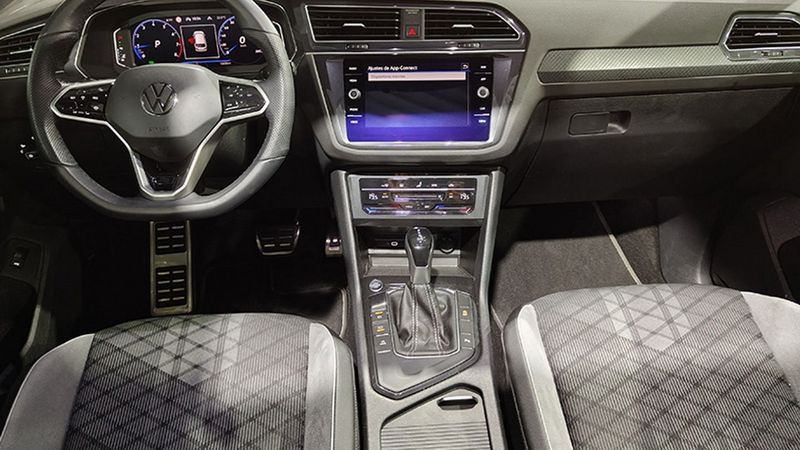 Volkswagen Tiguan • 2024 • 10,608 km 5