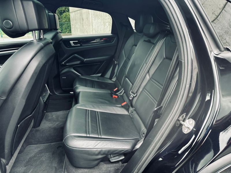 Porsche Cayenne Coupe • 2021 • 61,000 km 2