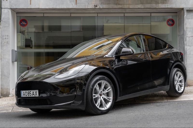 Tesla Model Y • 2022 • 32,000 km 1