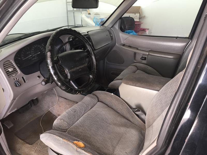 Ford Explorer • 1996 • 161,405 km 2