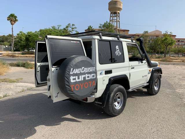 Toyota Land Cruiser • 1989 • 171,000 km 4