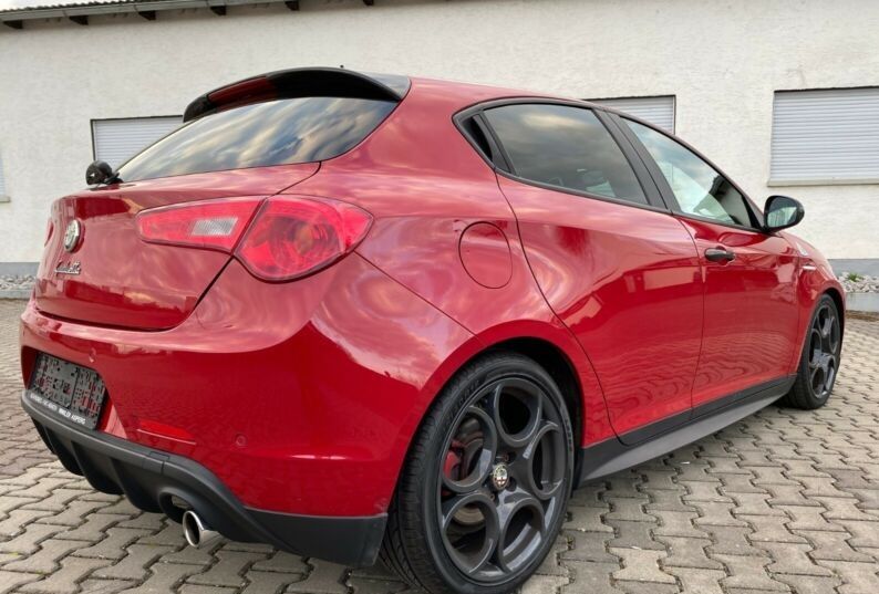 Alfa Romeo Giulietta • 2014 • 88,900 km 5