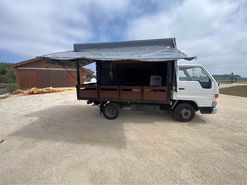 Toyota Dyna • 1995 • 68,000 km 3