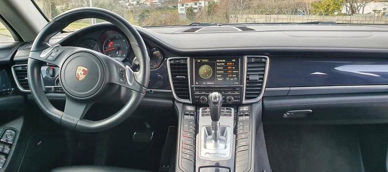 Porsche Panamera • 2011 • 90,000 km 4