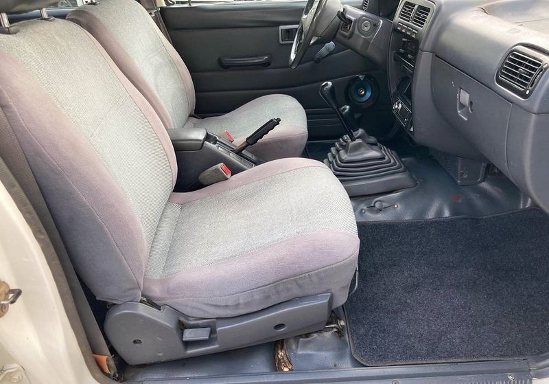 Nissan Pickup • 1995 • 250,000 km 5