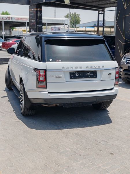 Land Rover Range Rover • 2013 • 103,700 km 9
