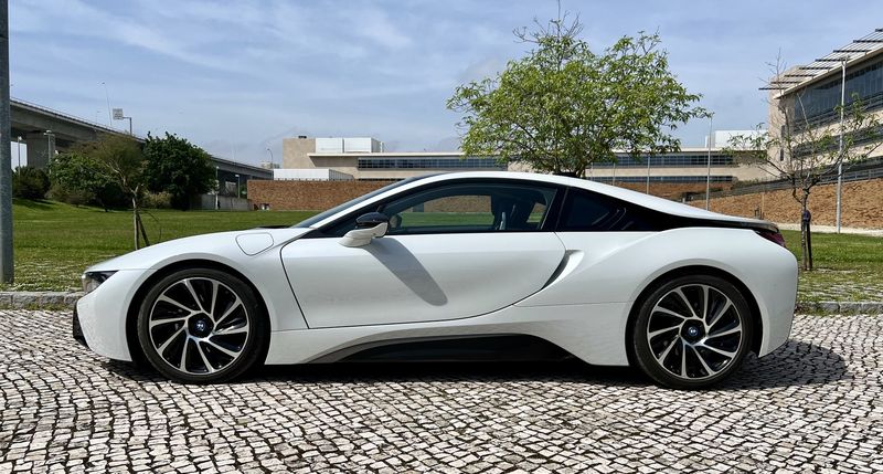 BMW i8 • 2014 • 89,430 km 2