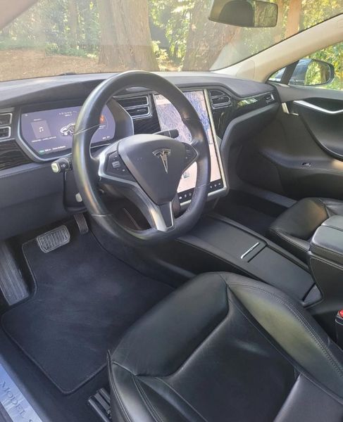 Tesla Model S • 2016 • 149,000 km 5