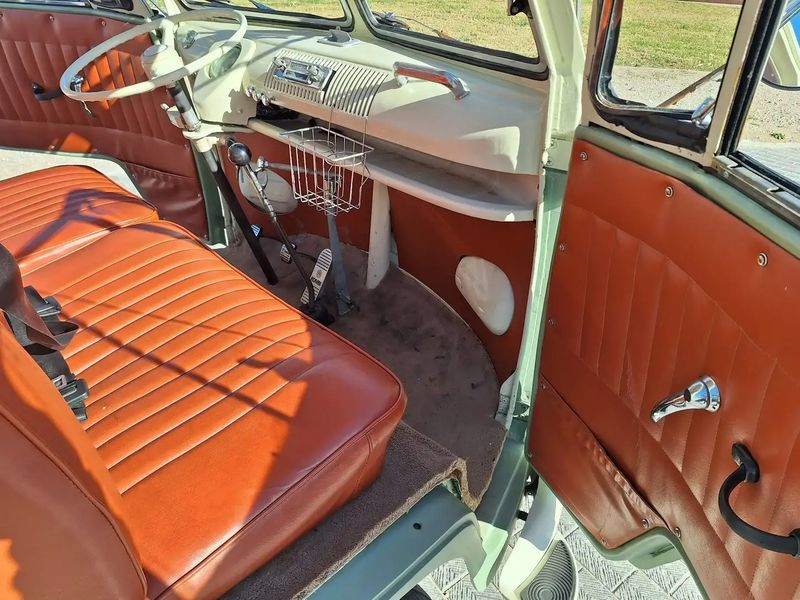 Volkswagen T4 • 1974 • 17,000 km 10