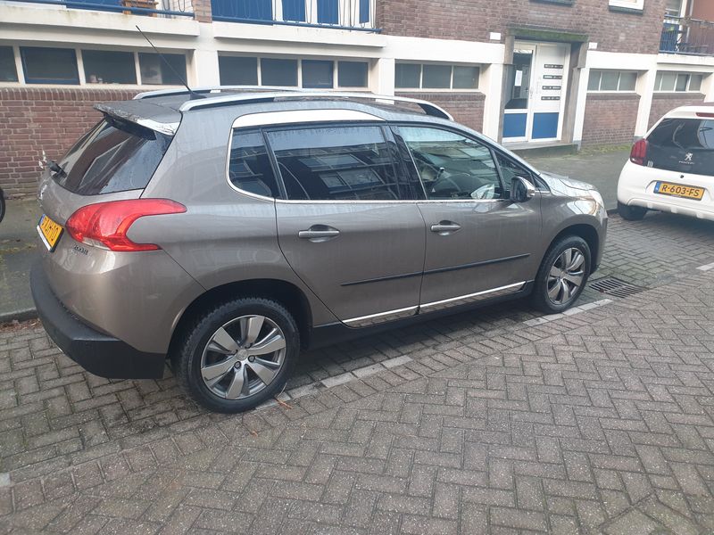 Peugeot 2008 • 2014 • 63,600 km 14