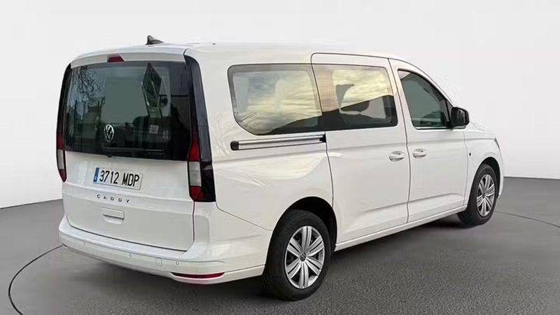 Volkswagen Caddy • 2023 • 59,552 km 4