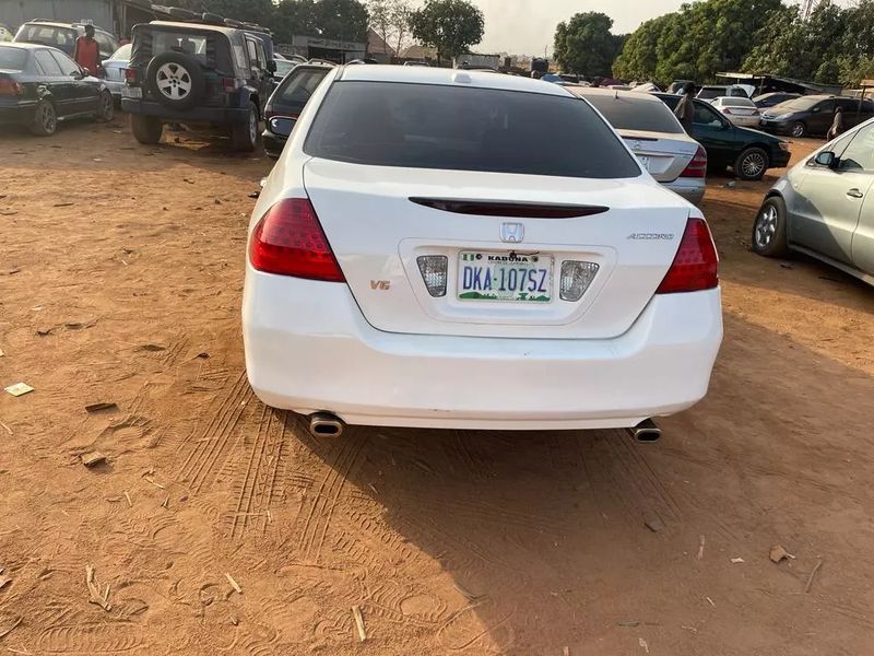 Honda Accord • 2007 • 144,132 km 8