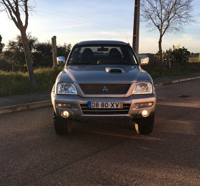 Mitsubishi L200 • 2004 • 190,000 km 1