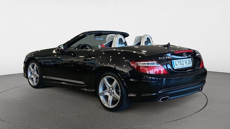 Mercedes-Benz SLK • 2012 • 63,745 km 5