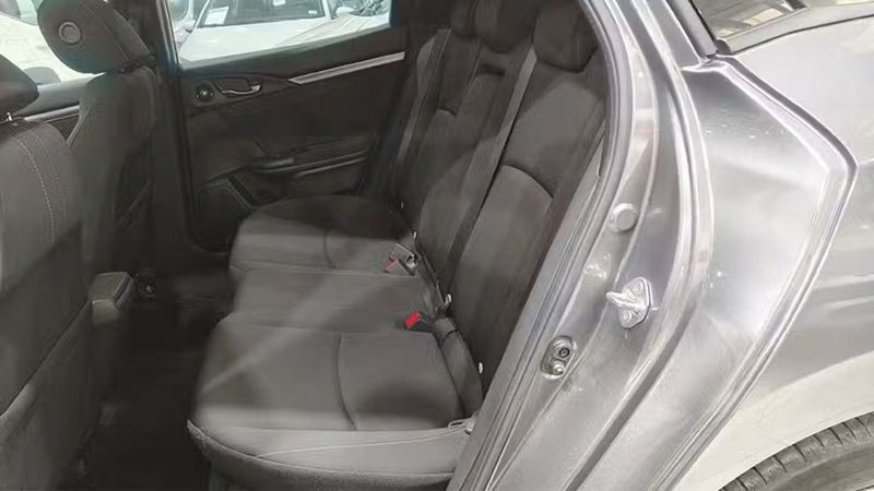 Honda Civic • 2018 • 42,804 km 12