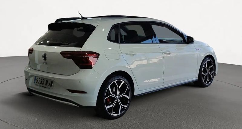 Volkswagen Polo • 2023 • 11,551 km 4