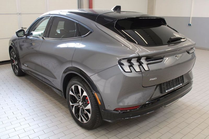 Ford Mustang • 2021 • 15,800 km 2
