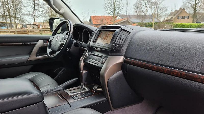 Toyota Land Cruiser • 2008 • 274,000 km 8