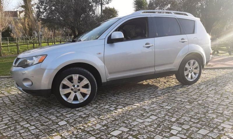Mitsubishi Outlander • 2009 • 180,000 km 1