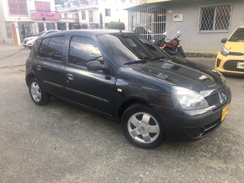 Renault Clio • 2011 • 95,532 km 6