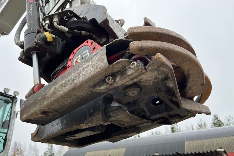 Titan Pelle Takeuchi TB295W • 2018 • 37,727 km 8