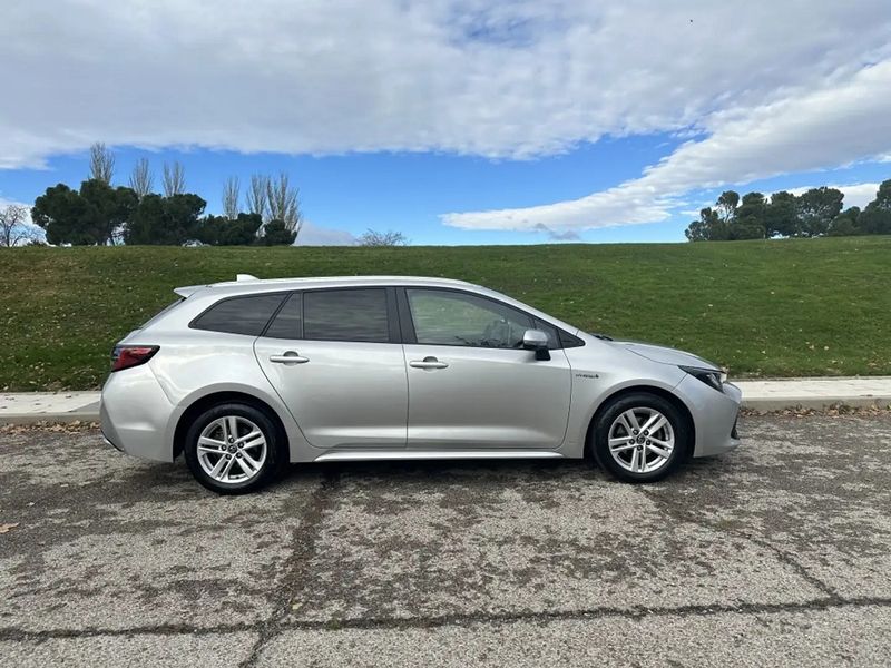 Toyota Corolla • 2019 • 99,000 km 9