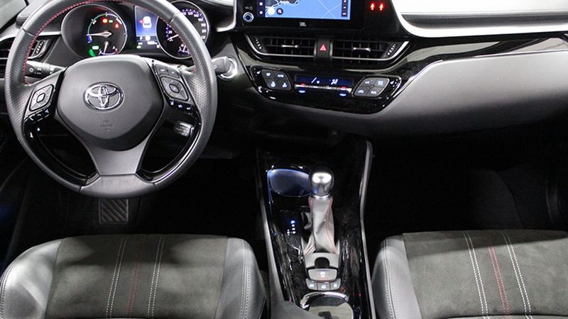 Toyota C-HR • 2022 • 11,000 km 5