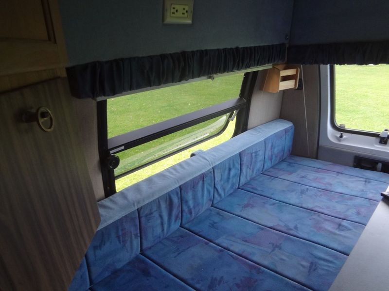 Dodge Sprinter Cargo • 1996 • 150,000 km 23