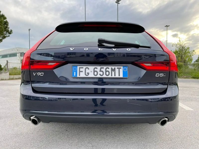 Volvo V90 • 2016 • 178,000 km 4