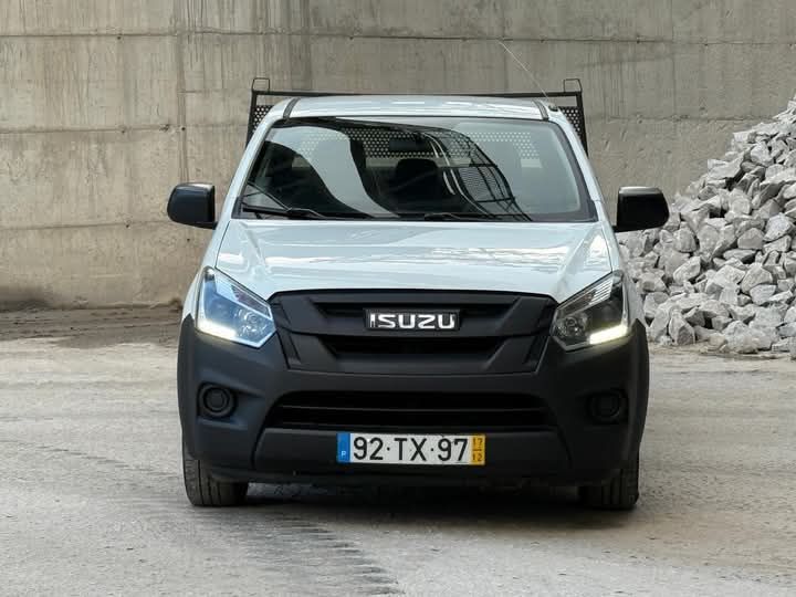 Isuzu D-MAX • 2017 • 118,000 km 1