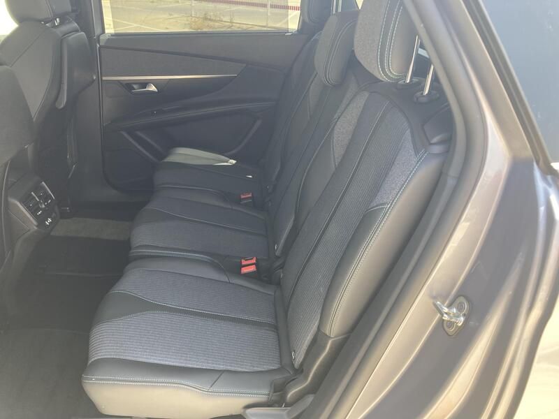 Peugeot 5008 • 2022 • 49,995 km 17