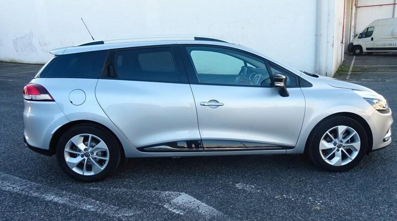 Renault Clio • 2018 • 40,000 km 4