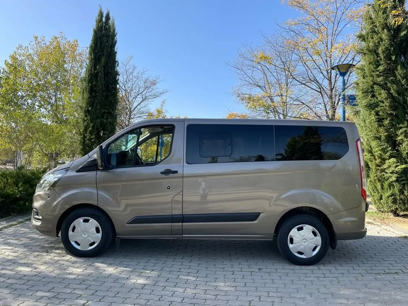 Ford Transit Custom • 2022 • 27,000 km 2