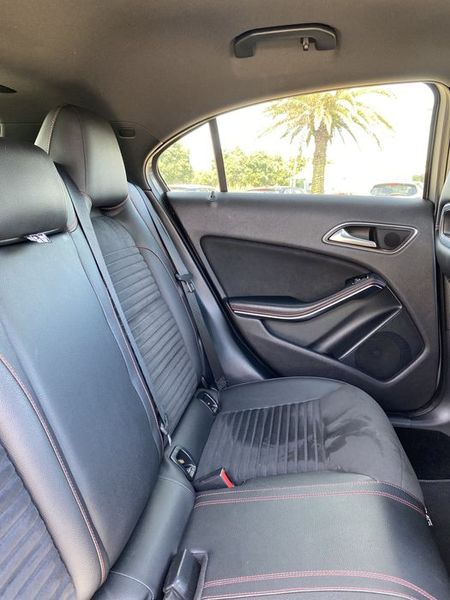 Mercedes-Benz A • 2013 • 137,000 km 5