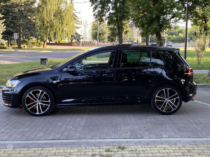 Volkswagen Golf • 2014 • 179,000 km 8