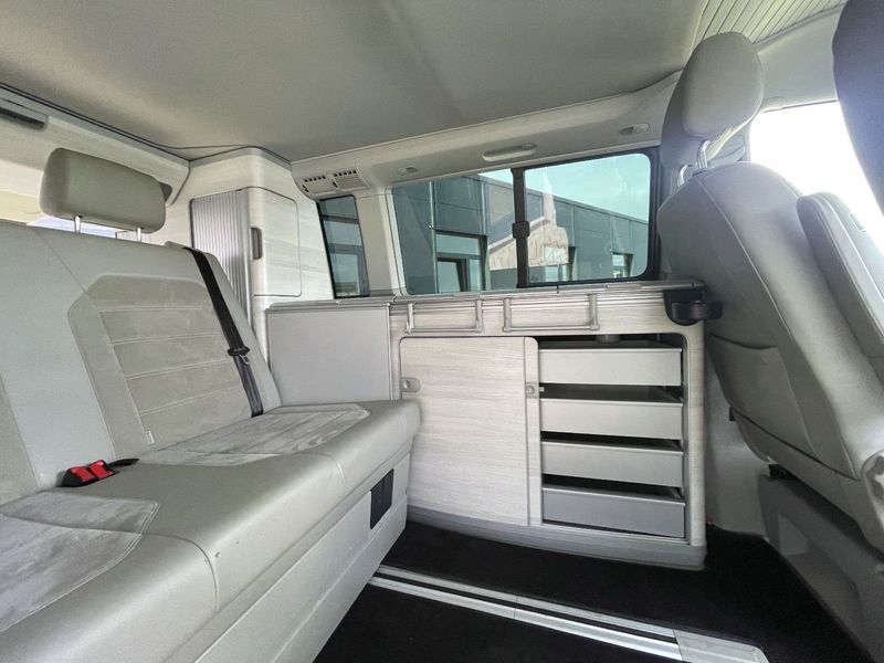 Volkswagen California • 2017 • 101,000 km 3