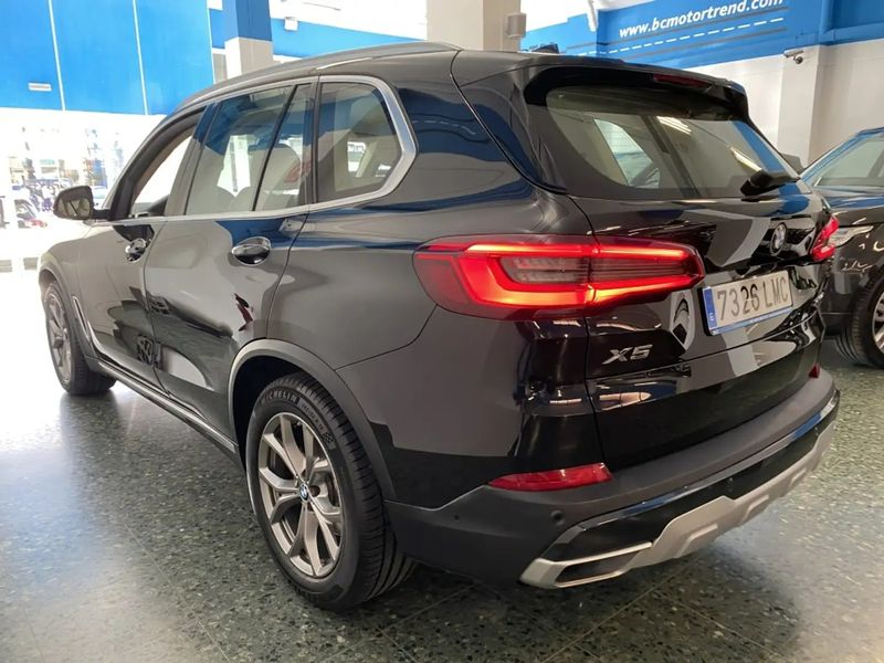 BMW X5 • 2021 • 89,000 km 4