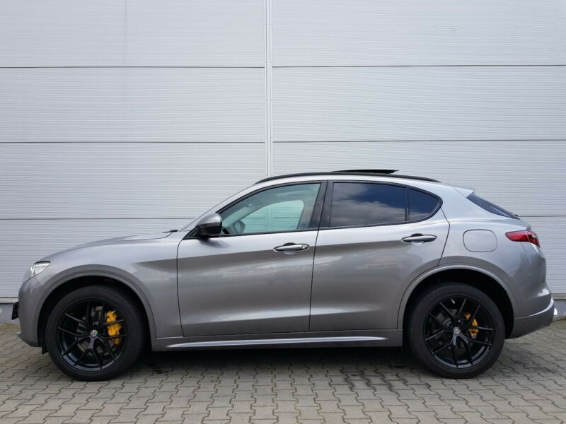Alfa Romeo Stelvio • 2018 • 27,000 km 2