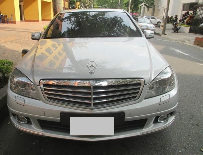 Mercedes-Benz C • 2009 • 150,000 km 2