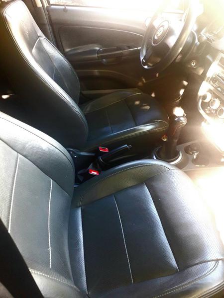 Volkswagen Gol • 2013 • 83,000 km 4