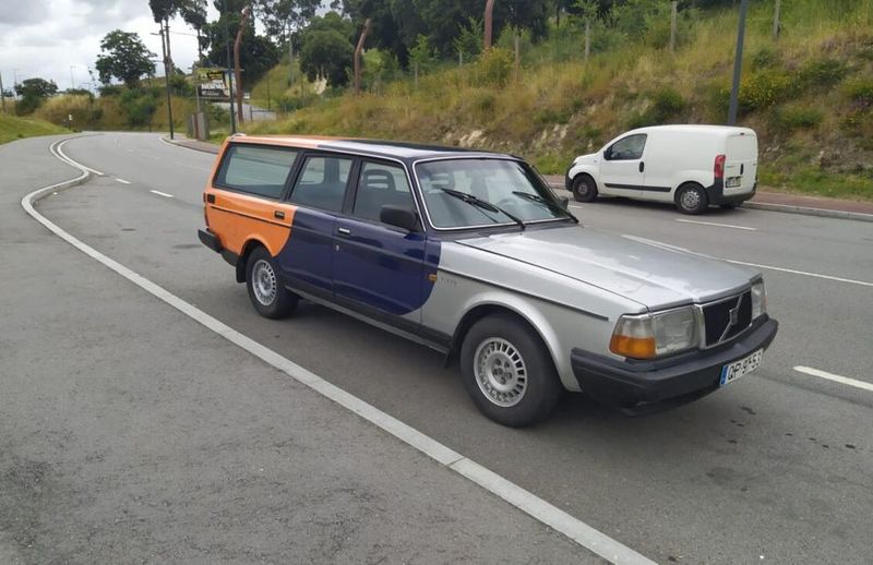Volvo 240 • 1988 • 300,000 km 3