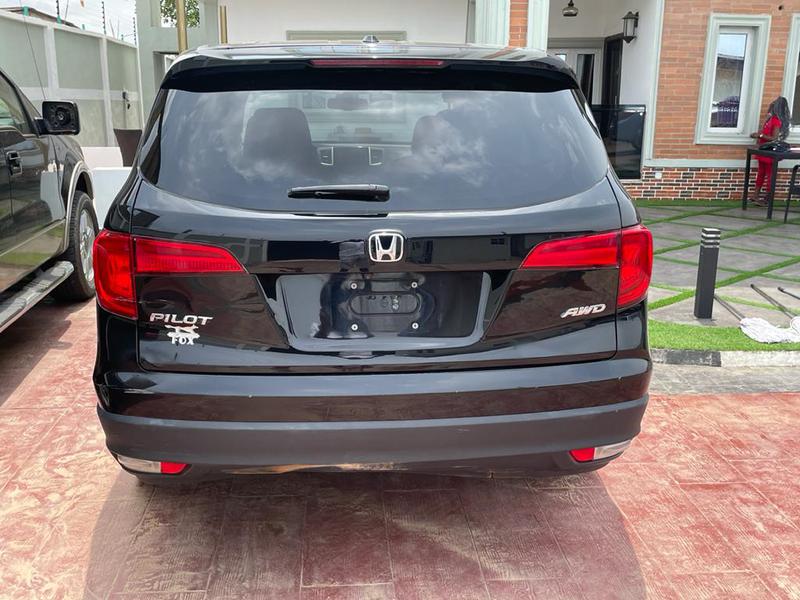 Honda Pilot • 2017 • 7,488 km 7