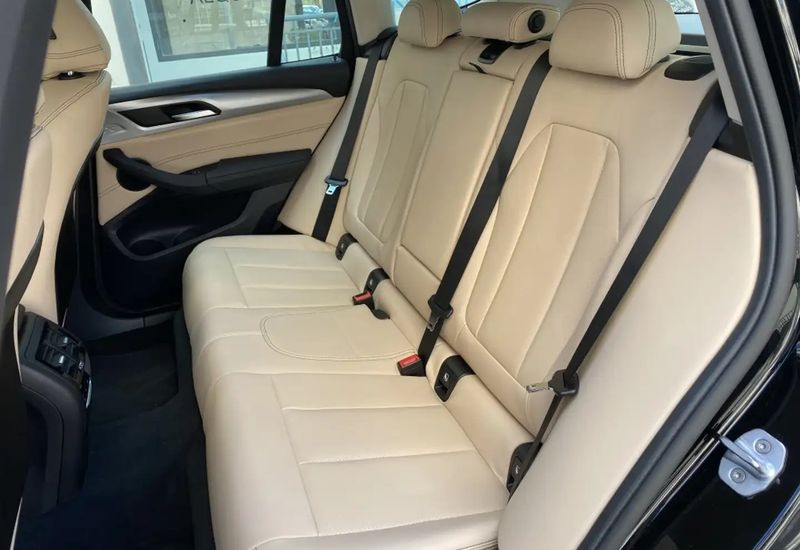 BMW X3 • 2018 • 145,900 km 6