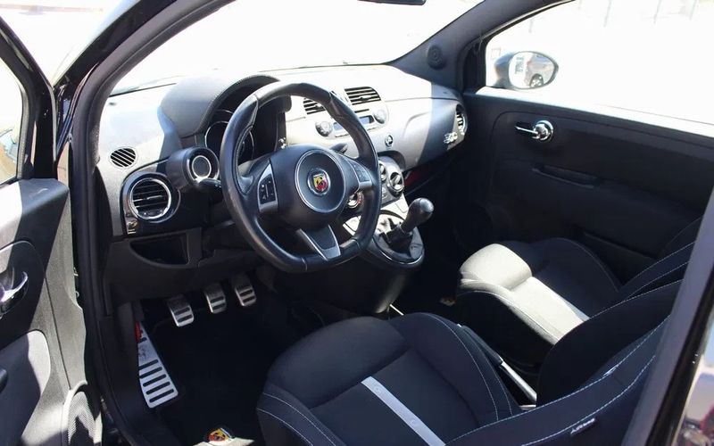 Fiat 500 • 2016 • 40,000 km 4